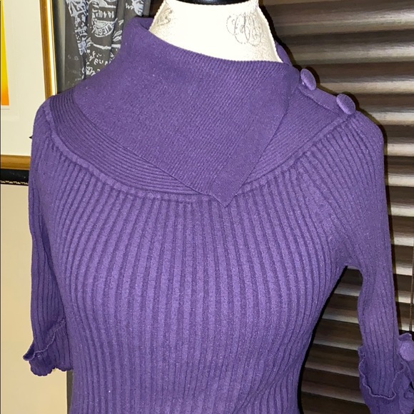 INC Short Sleeve Turtle Neck - Large - Picture 2 of 4